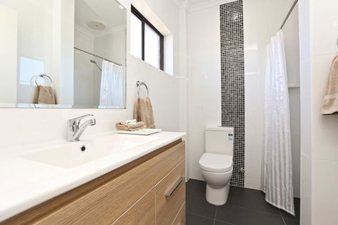 Morphettville Motor Inn - New Castle Holiday 9