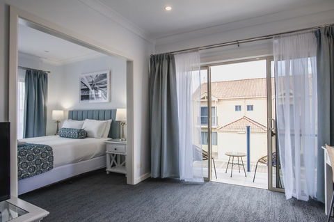 Marina Hotel - New Castle Holiday 8