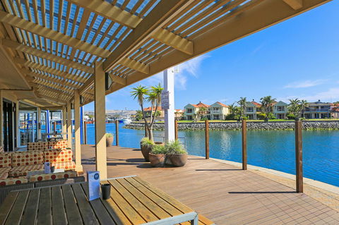 Marina Hotel - New Castle Holiday 38