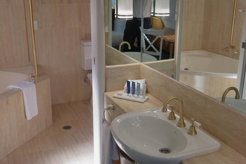 Pacific Bay Resort - New Castle Holiday 1