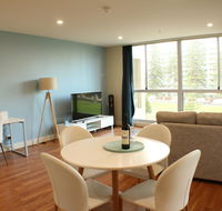 Beachside Luxury 2 Bedroom Getaway - New Castle Holiday