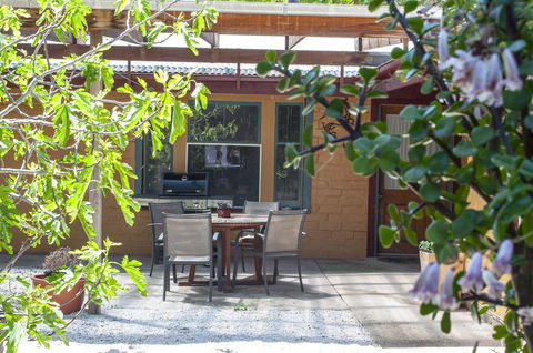 Trevalia Accommodation - New Castle Holiday 28