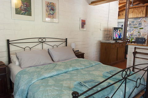 Trevalia Accommodation - New Castle Holiday 26