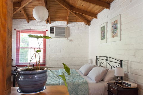 Trevalia Accommodation - New Castle Holiday 31