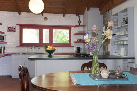 Trevalia Accommodation - New Castle Holiday 24
