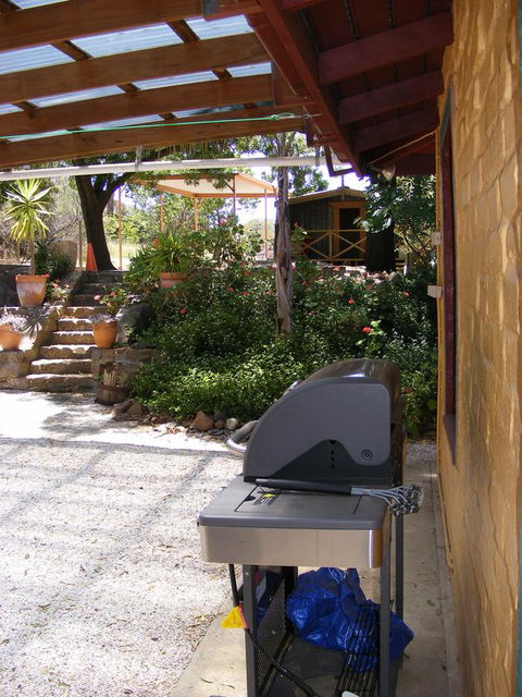Trevalia Accommodation - New Castle Holiday 3