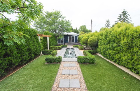 S T U D I O 22 Peaceful Retreat With Garden Views - New Castle Holiday 5