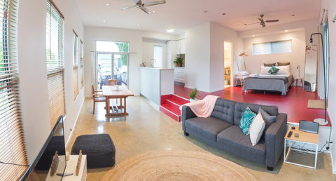 S T U D I O 22 Peaceful Retreat With Garden Views - New Castle Holiday 2