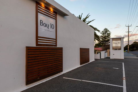 Bay 10 - Suites And Apartments - New Castle Holiday 19