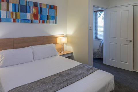 Bay 10 - Suites And Apartments - New Castle Holiday 22