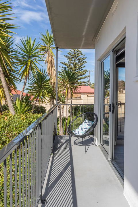 Bay 10 - Suites And Apartments - New Castle Holiday 4