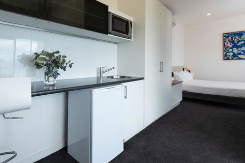 Bay 10 - Suites And Apartments - New Castle Holiday 18
