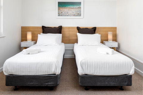 Bay 10 - Suites And Apartments - New Castle Holiday 15