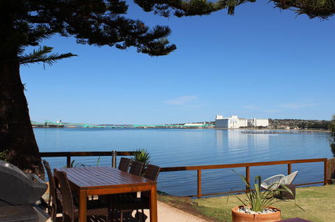 Bay 10 - Suites And Apartments - New Castle Holiday 29