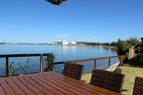 Bay 10 - Suites And Apartments - New Castle Holiday 30