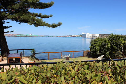 Bay 10 - Suites And Apartments - New Castle Holiday 25