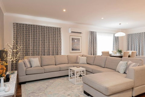 Boutique Getaway On Wright - New Castle Holiday 3