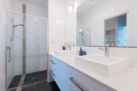 Boutique Getaway On Wright - New Castle Holiday 17