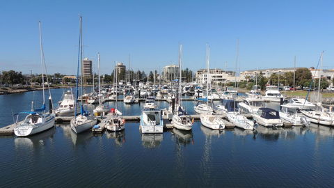 Glenelg - Marina Retreat - New Castle Holiday 0