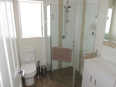 Glenelg - Marina Retreat - New Castle Holiday 22