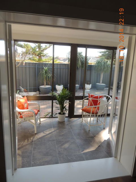 Glenelg - Marina Retreat - New Castle Holiday 25
