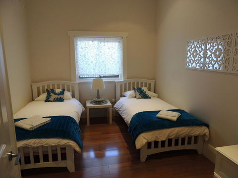 Glenelg - Marina Retreat - New Castle Holiday 21