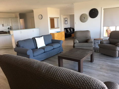 Emu Bay Holiday Homes - New Castle Holiday 30
