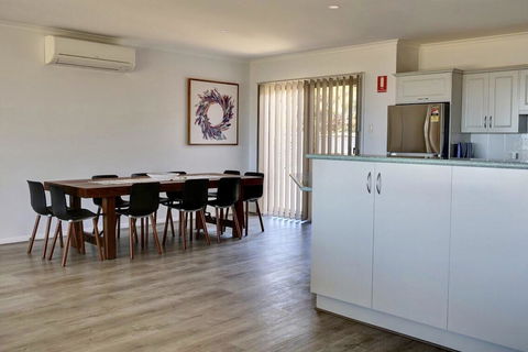 Emu Bay Holiday Homes - New Castle Holiday 17