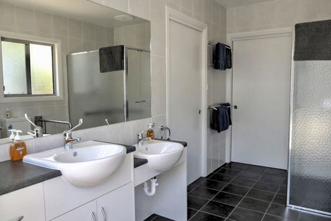 Emu Bay Holiday Homes - New Castle Holiday 14