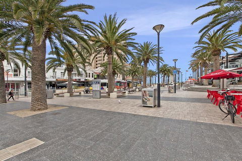 Glenelg Beach Studio - New Castle Holiday 8
