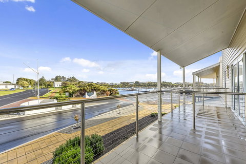 Aloha Waterfront Properties - New Castle Holiday 23