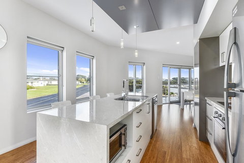 Aloha Waterfront Properties - New Castle Holiday 15