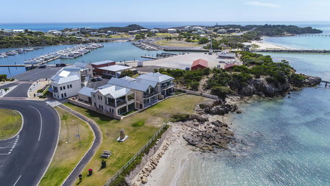 Aloha Waterfront Properties - New Castle Holiday 0