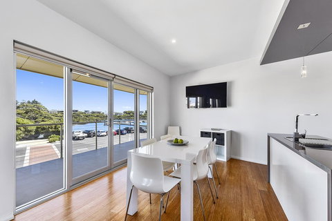 Aloha Waterfront Properties - New Castle Holiday 20