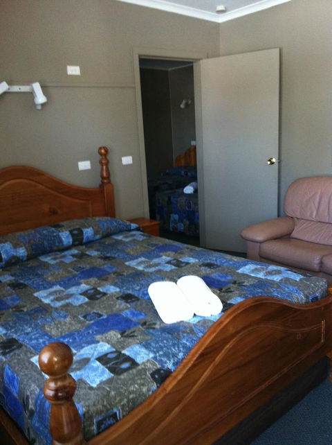 Ardeanal Motel - New Castle Holiday 12