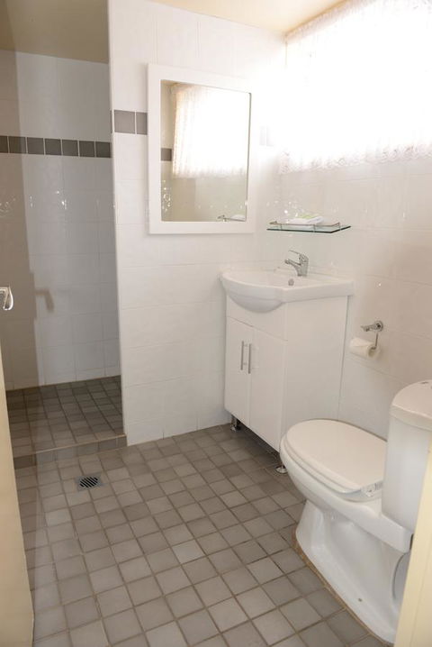 Ardeanal Motel - New Castle Holiday 10