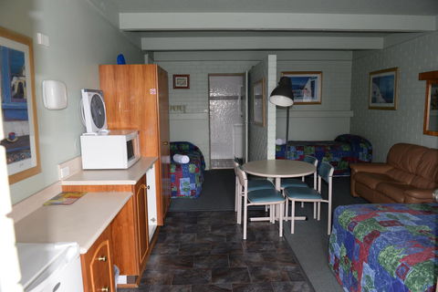 Ardeanal Motel - New Castle Holiday 41