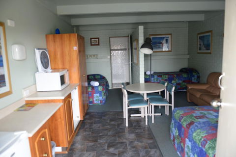 Ardeanal Motel - New Castle Holiday 40