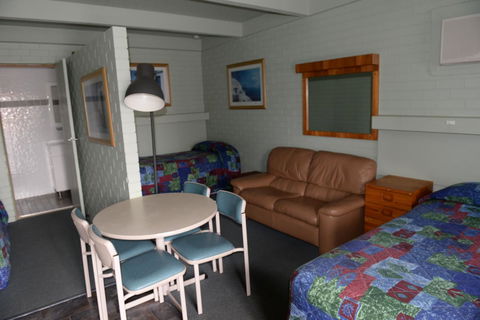 Ardeanal Motel - New Castle Holiday 42
