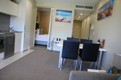 Beachside Luxury Getaway In Glenelg - New Castle Holiday 1