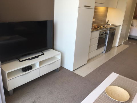 Beachside Luxury Getaway In Glenelg - New Castle Holiday 10