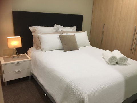 Beachside Luxury Getaway In Glenelg - New Castle Holiday 9