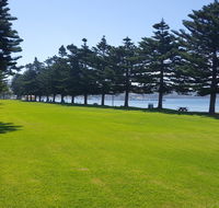 Aart Apartments - New Castle Holiday
