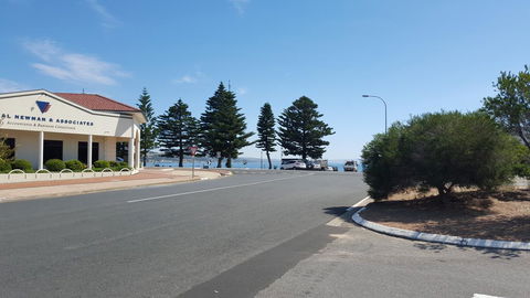 Aart Apartments - New Castle Holiday 3
