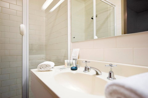 Adelaide Paringa - New Castle Holiday 14