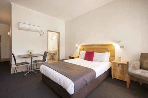 Adelaide Paringa - New Castle Holiday 13