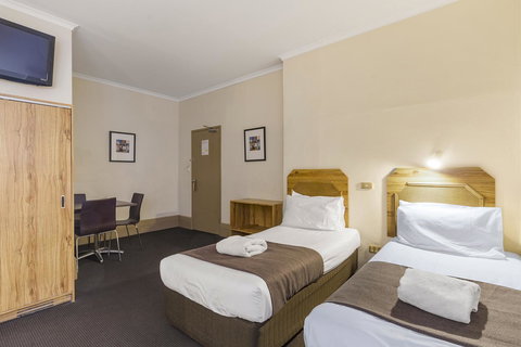 Adelaide Paringa - New Castle Holiday 10