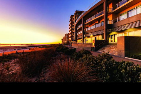 Glenelg Seaside Apartment - New Castle Holiday 9