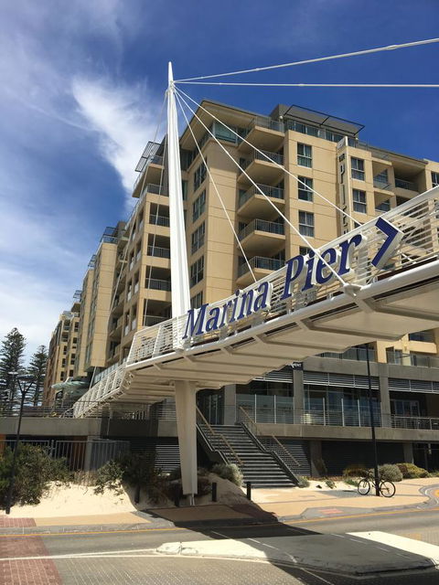 Glenelg Seaside Apartment - New Castle Holiday 4