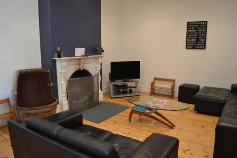 Tin House In Tanunda - New Castle Holiday 1